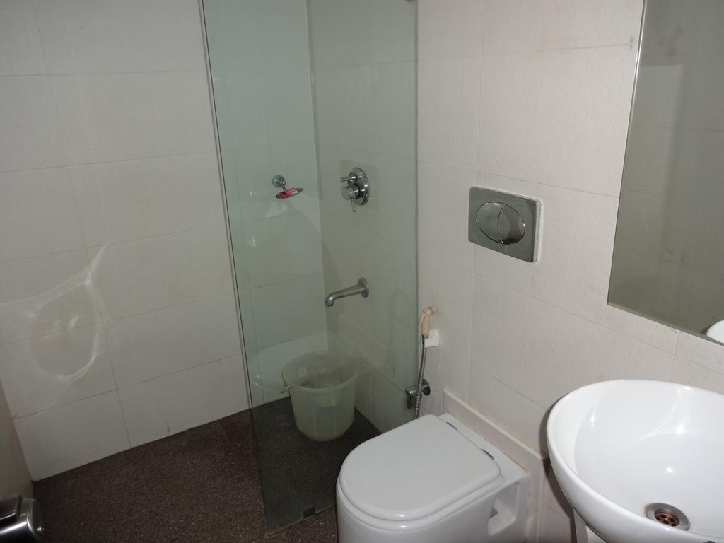 Continental Park Hotel Vijayawāda Camera foto