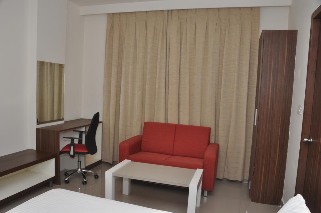 Continental Park Hotel Vijayawāda Esterno foto
