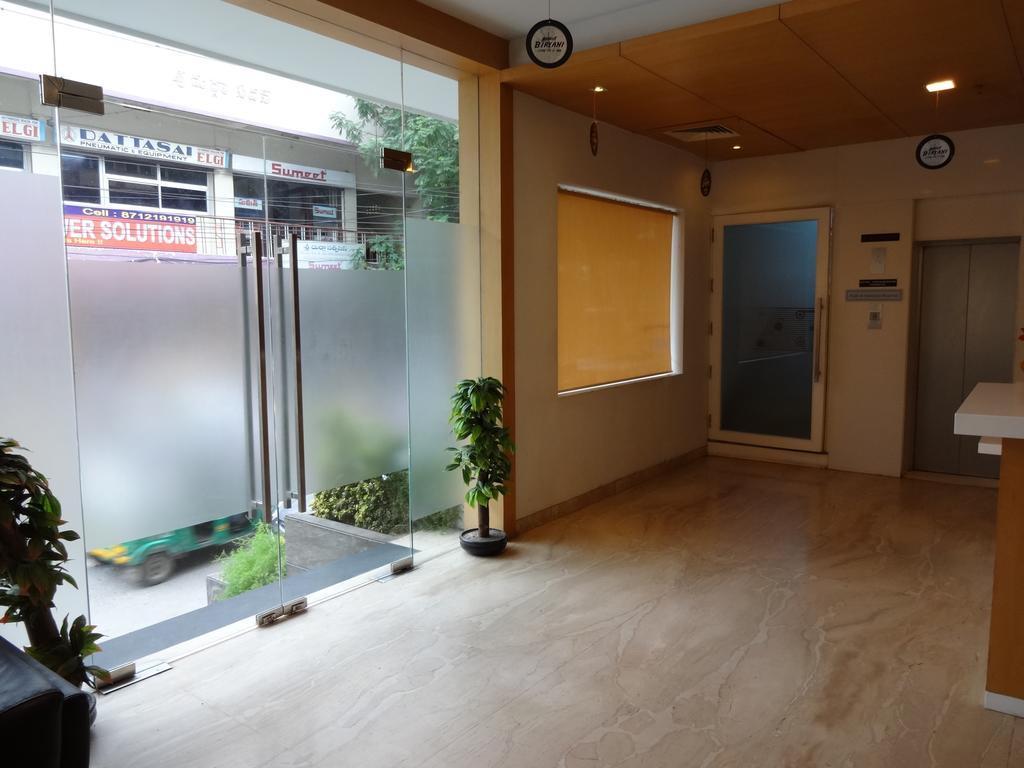 Continental Park Hotel Vijayawāda Esterno foto
