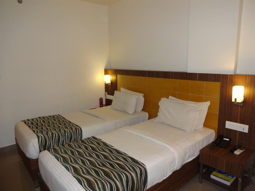 Continental Park Hotel Vijayawāda Esterno foto