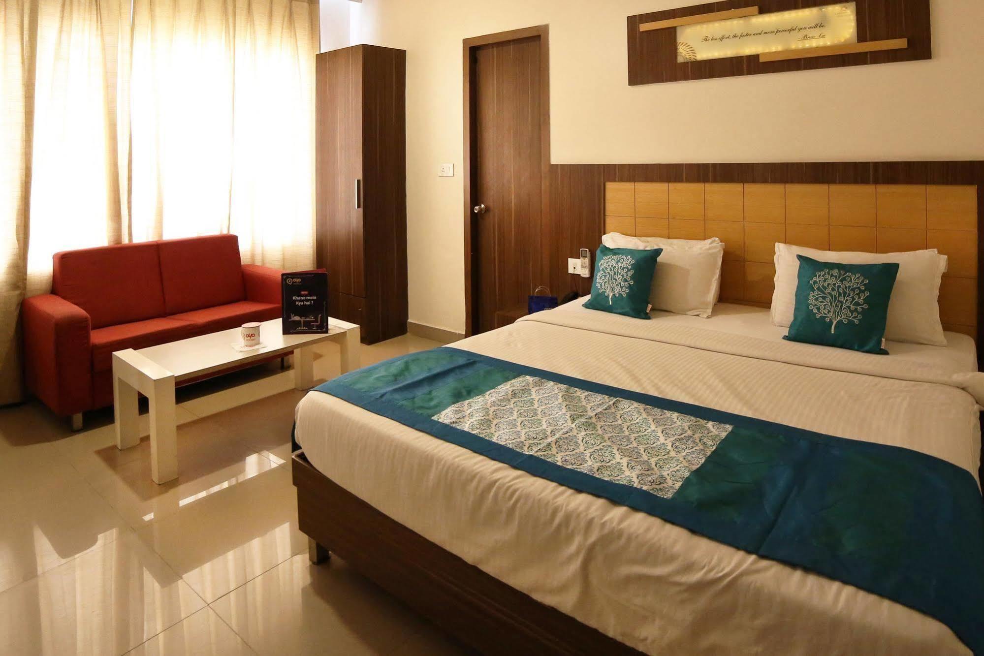 Continental Park Hotel Vijayawāda Esterno foto