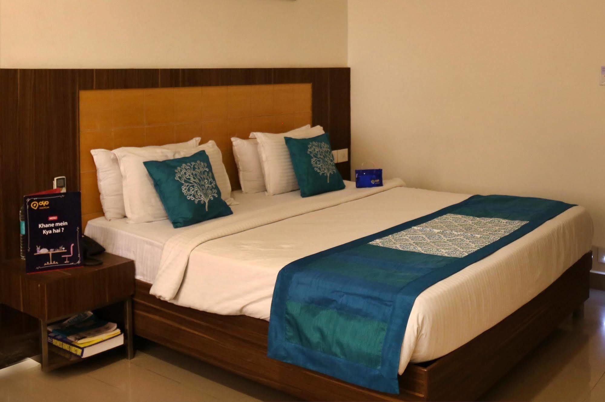 Continental Park Hotel Vijayawāda Esterno foto