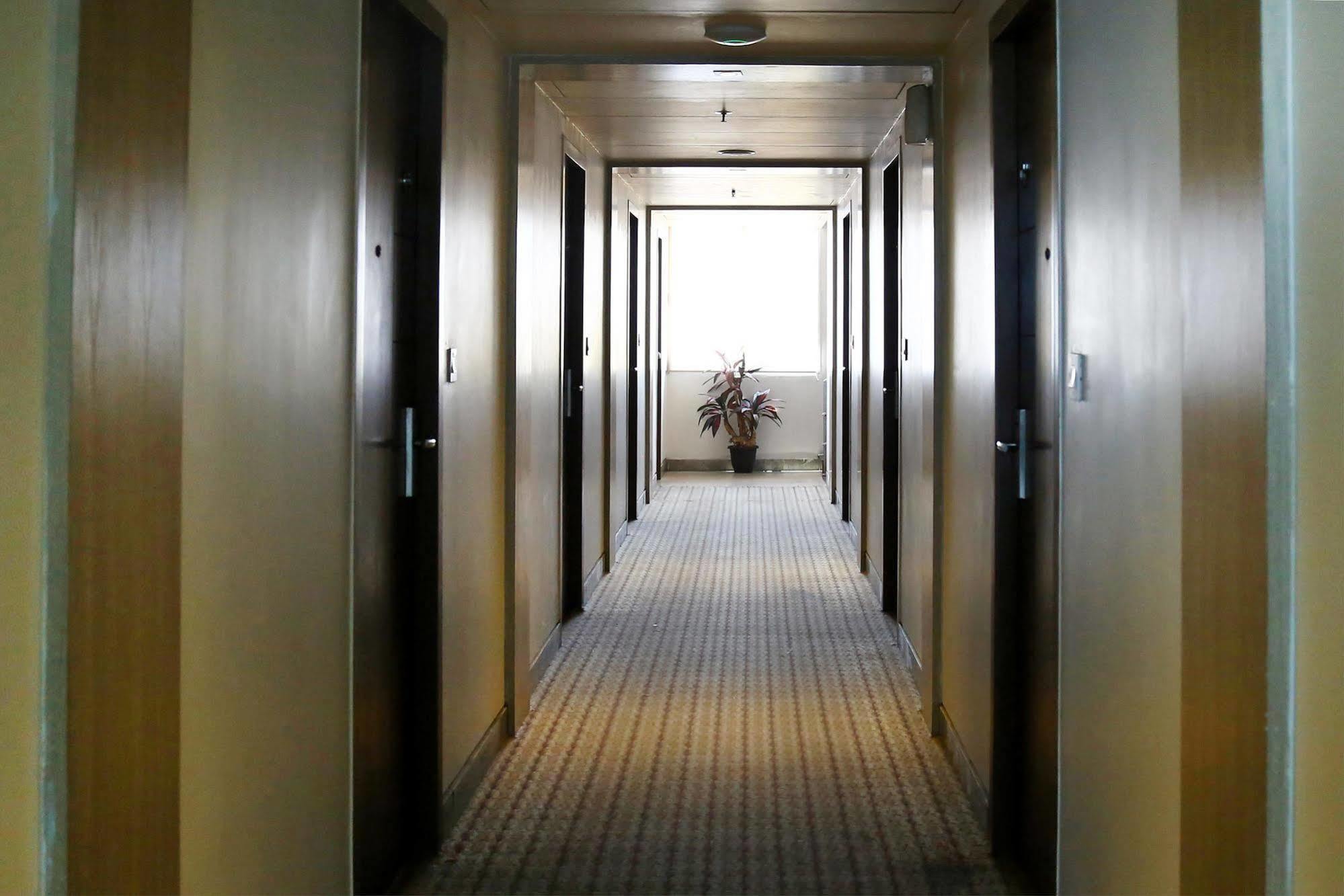 Continental Park Hotel Vijayawāda Esterno foto